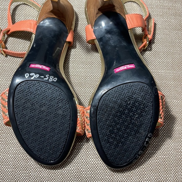 Isaac Mizrahi Stilettos.  Never Worn.  Orange and Gold. - Picture 5 of 8